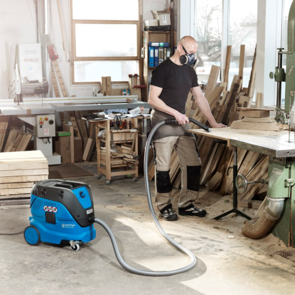 乾湿両用HEPAフィルター搭載真空掃除機